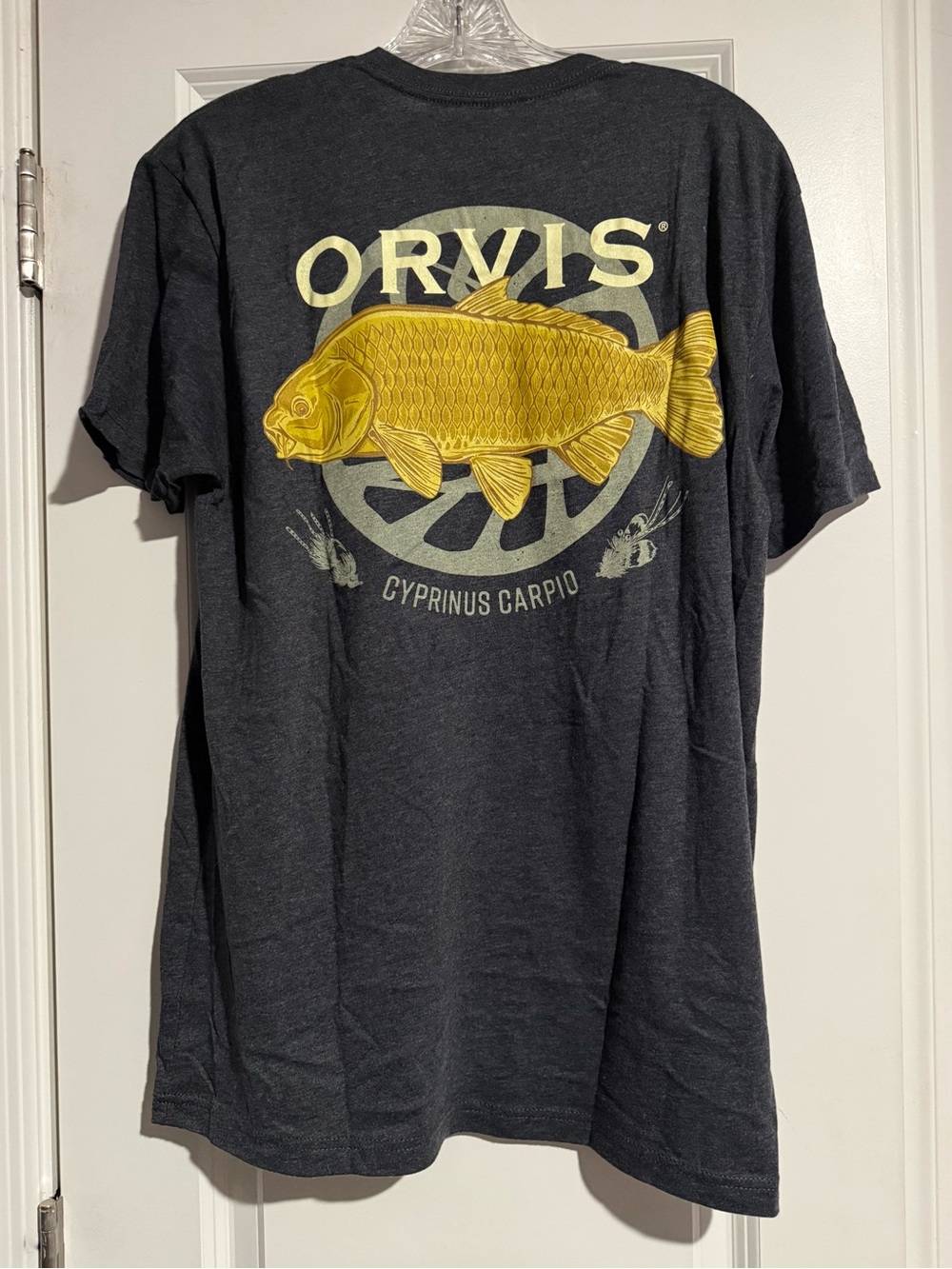 Orvis Men's Size L Gray Shirt Big fish graphic carp fishing tee